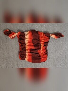 Pretty LIttle Thing Top Abstract Red Orange Size 2 UK 6 Cropped